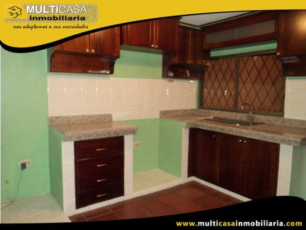 Venta a Crédito Hermosa casa Comercial de tres plantas amplias y cómodas Sector Colegio Borja Cuenca-Ecuador