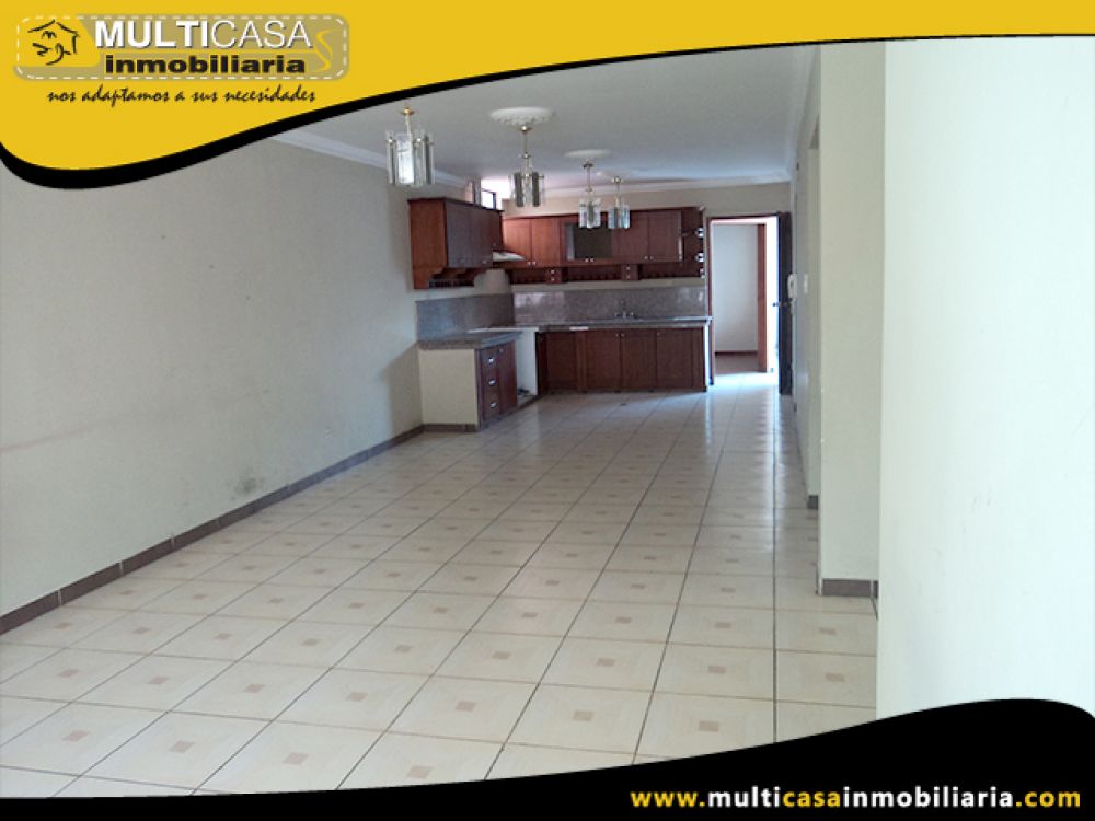 Venta a crédito Hermosa casa Comercial sector Empresa Eléctrica Cuenca - Ecuador