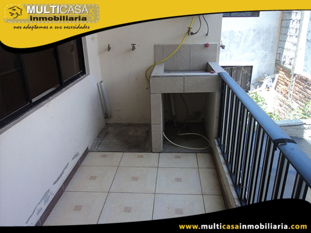 Venta a crédito Hermosa casa Comercial sector Empresa Eléctrica Cuenca - Ecuador