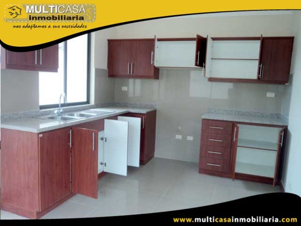 Casa en Venta a Crédito en Urbanización Sector Control Sur Cuenca-Ecuador