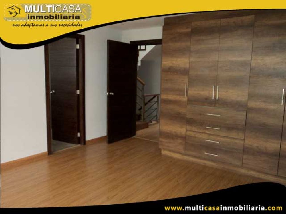 Venta a crédito Hermosa casa por estrenar, espacio verde, patio y garaje para 2 vehículos Sector Control Sur Cuenca-Ecuador