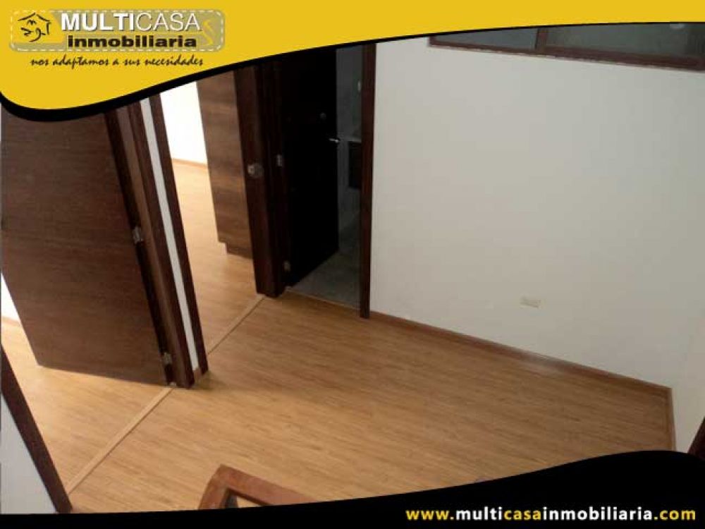 Venta a crédito Hermosa casa por estrenar, espacio verde, patio y garaje para 2 vehículos Sector Control Sur Cuenca-Ecuador