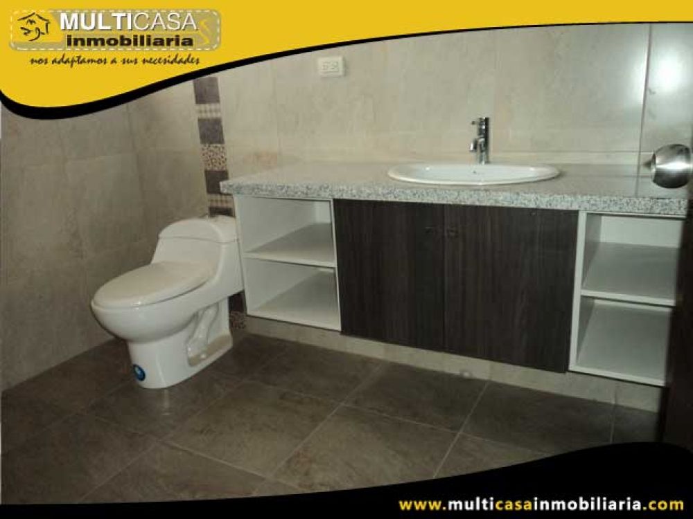 Venta a crédito Hermosa casa por estrenar, espacio verde, patio y garaje para 2 vehículos Sector Control Sur Cuenca-Ecuador