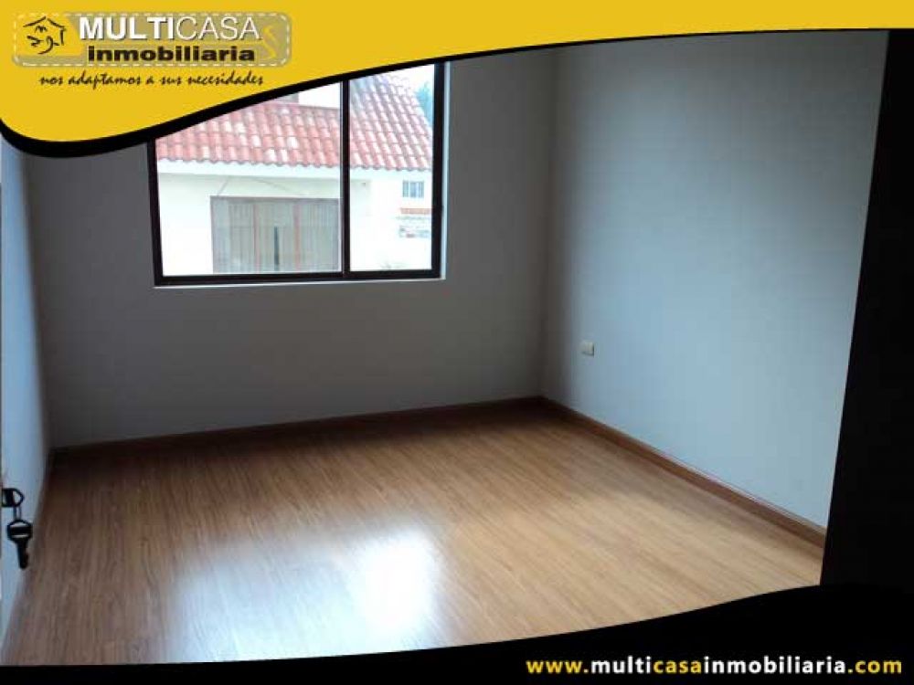 Venta a crédito Hermosa casa por estrenar, espacio verde, patio y garaje para 2 vehículos Sector Control Sur Cuenca-Ecuador