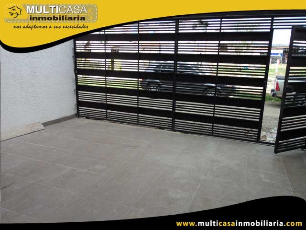 Venta a crédito Hermosa casa por estrenar, espacio verde, patio y garaje para 2 vehículos Sector Control Sur Cuenca-Ecuador