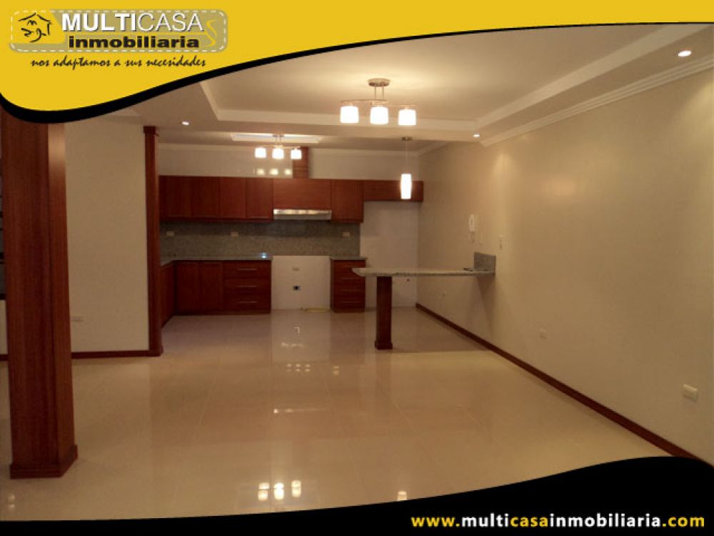 Venta a crédito Hermosa casa por estrenar espacio verde, patio y garaje para 2 vehículos Sector Racar Cuenca-Ecuador