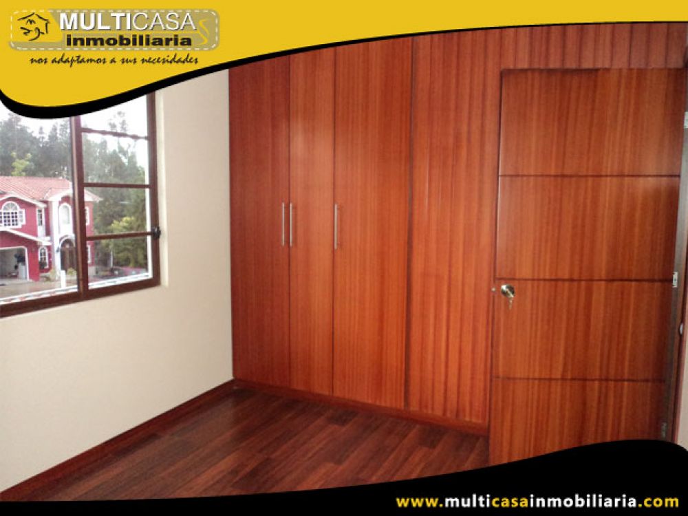 Casa en Venta a Crédito en Urbanización Privada Sector Racar Cuenca-Ecuador