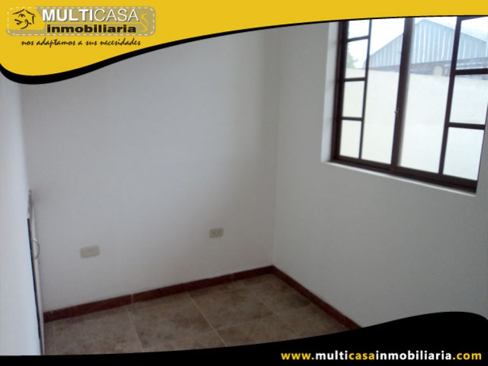Venta a crédito Hermosa casa por estrenar, espacio verde y garaje. Sector Racar Cuenca-Ecuador