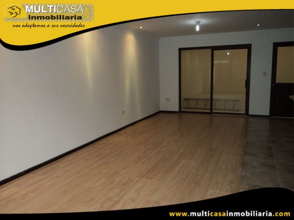 Venta a crédito Hermosa casa por estrenar, espacio verde y garaje. Sector Racar Cuenca-Ecuador