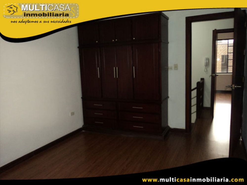 Venta a crédito Hermosa casa por estrenar, espacio verde y garaje. Sector Racar Cuenca-Ecuador