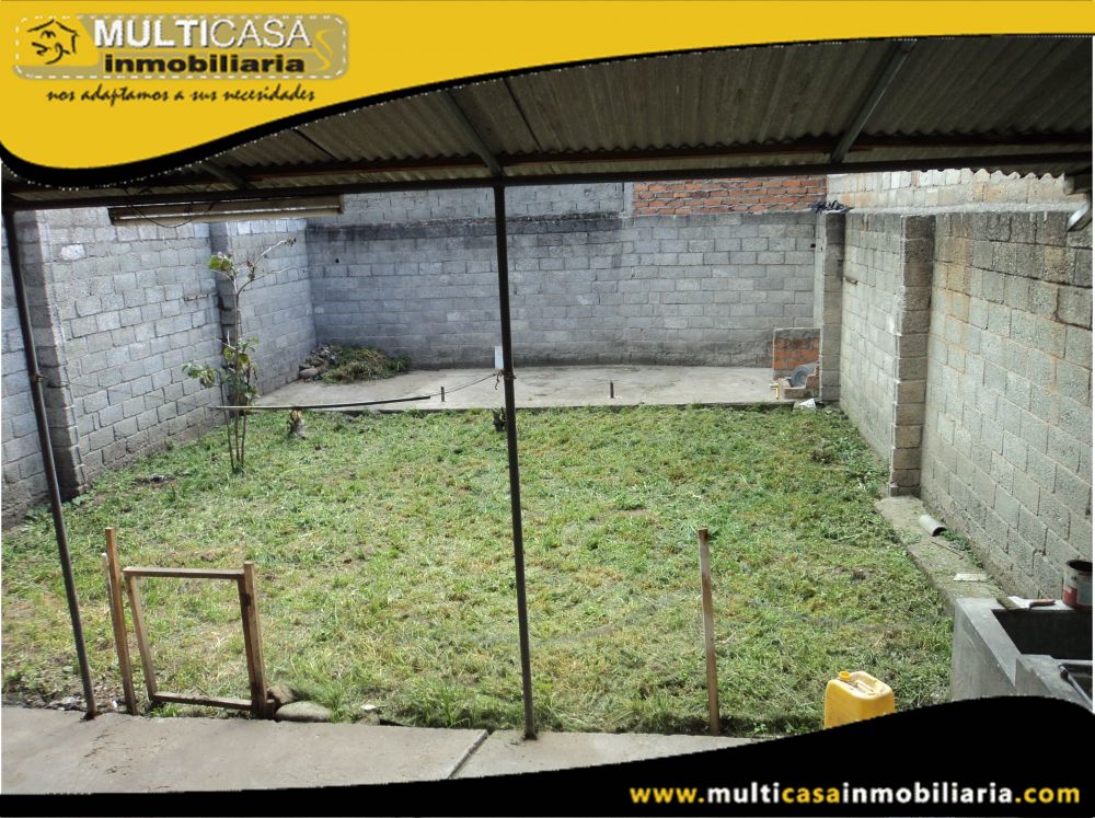 Venta de Hermosa casa a crédito con espacio verde, patio y garaje para 2 vehículos Sector Don Bosco Cuenca-Ecuador