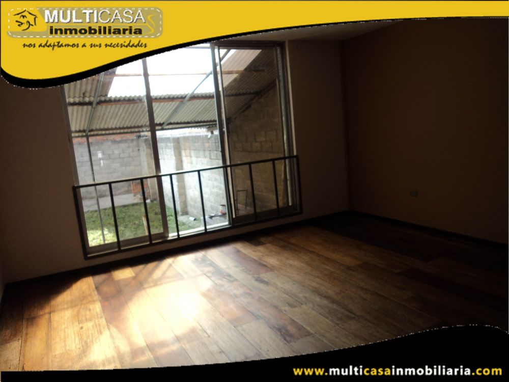 Venta de Hermosa casa a crédito con espacio verde, patio y garaje para 2 vehículos Sector Don Bosco Cuenca-Ecuador