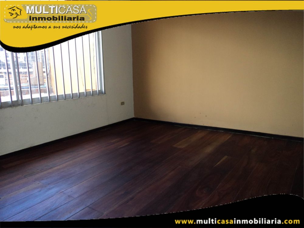 Venta de Hermosa casa a crédito con espacio verde, patio y garaje para 2 vehículos Sector Don Bosco Cuenca-Ecuador