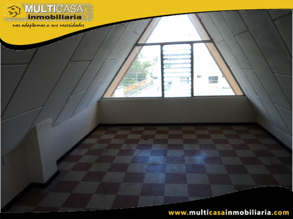 Venta de Hermosa casa a crédito con espacio verde, patio y garaje para 2 vehículos Sector Don Bosco Cuenca-Ecuador