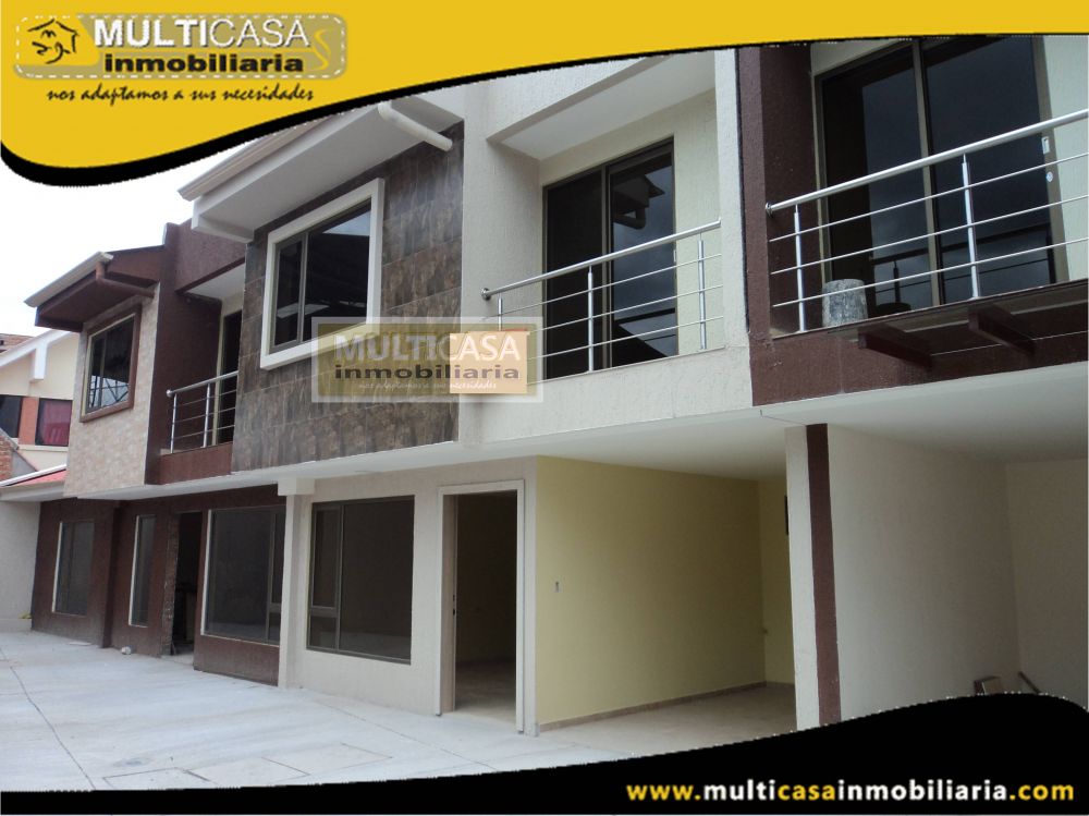 Venta de Hermosa Casa a crédito por estrenar en Urbanización con garaje para dos vehículos Sector Yanuncay Cuenca - Ecuador