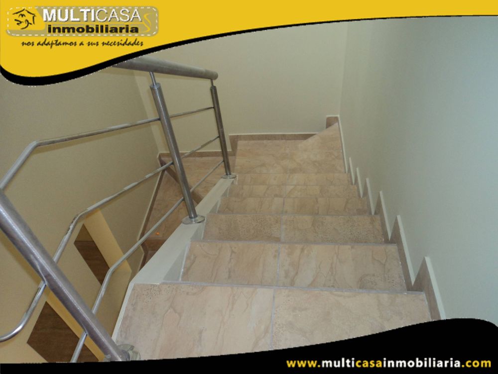 Venta de Hermosa Casa a crédito por estrenar en Urbanización con garaje para dos vehículos Sector Yanuncay Cuenca - Ecuador
