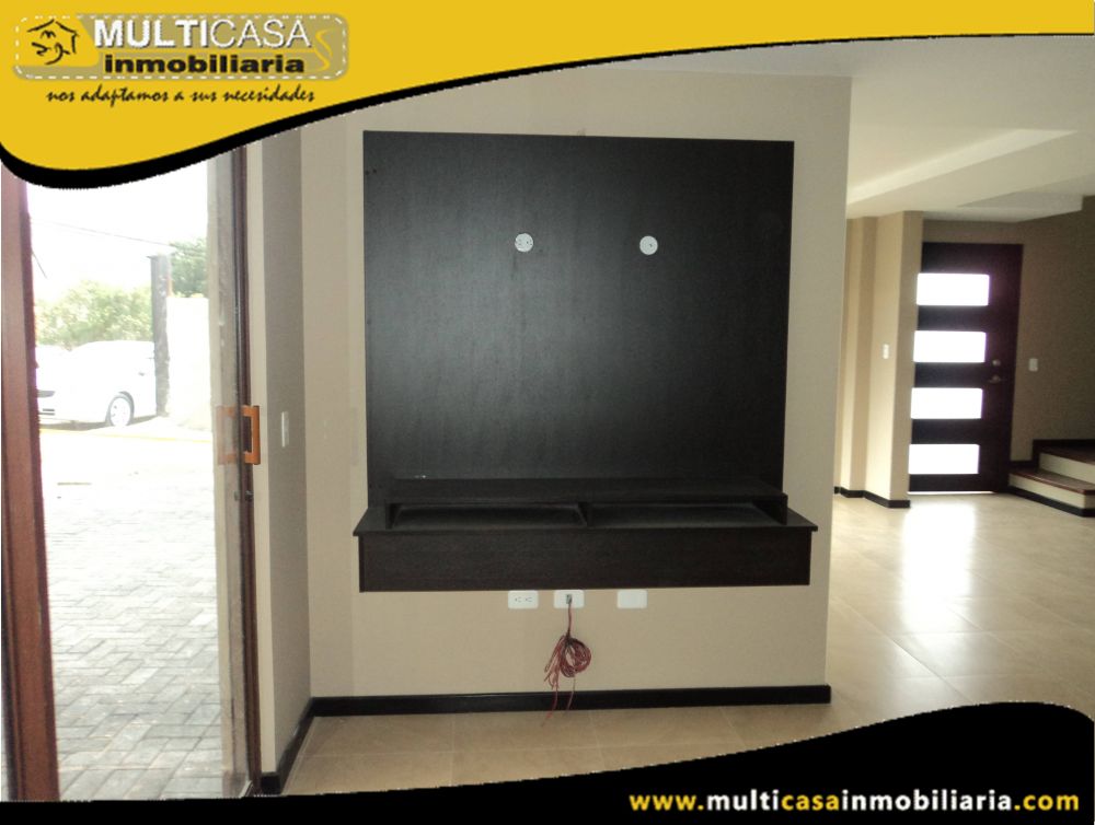 Venta de Hermosa Casa a crédito en Urbanización Privada con garaje para dos vehículos Sector Challuabamba Cuenca - Ecuador
