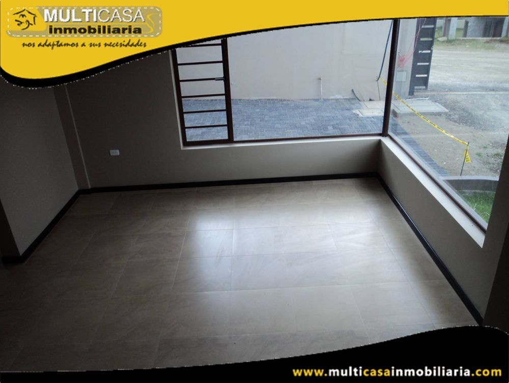 Venta de Hermosa Casa a crédito en Urbanización Privada con garaje para dos vehículos Sector Challuabamba Cuenca - Ecuador