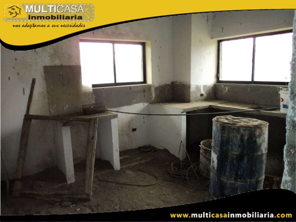 Venta de Hermosa Casa por terminar con Terreno a crédito  Sector Mayancela Cuenca-Ecuador