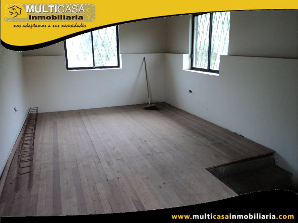 Venta de Hermosa Casa por terminar con Terreno a crédito  Sector Mayancela Cuenca-Ecuador