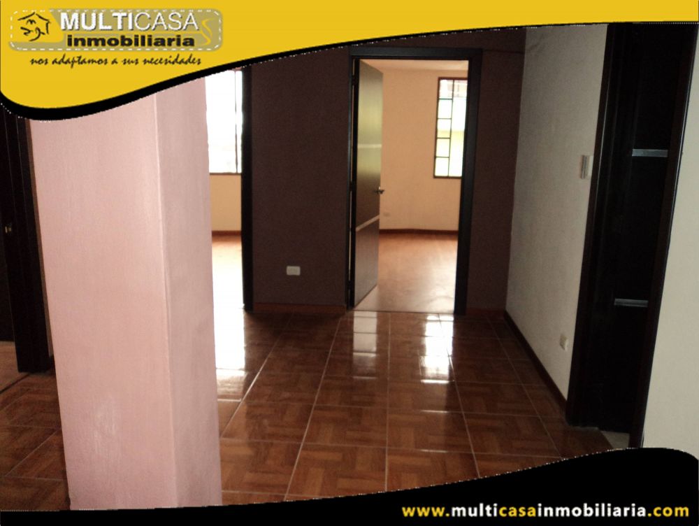 Arriendo Casa amplia  de tres Plantas Sector Las Orquídeas Cuenca-Ecuador