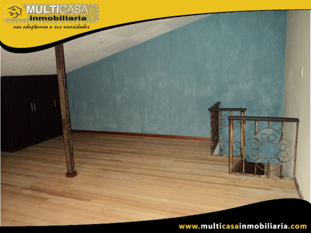 Arriendo Casa amplia  de tres Plantas Sector Las Orquídeas Cuenca-Ecuador