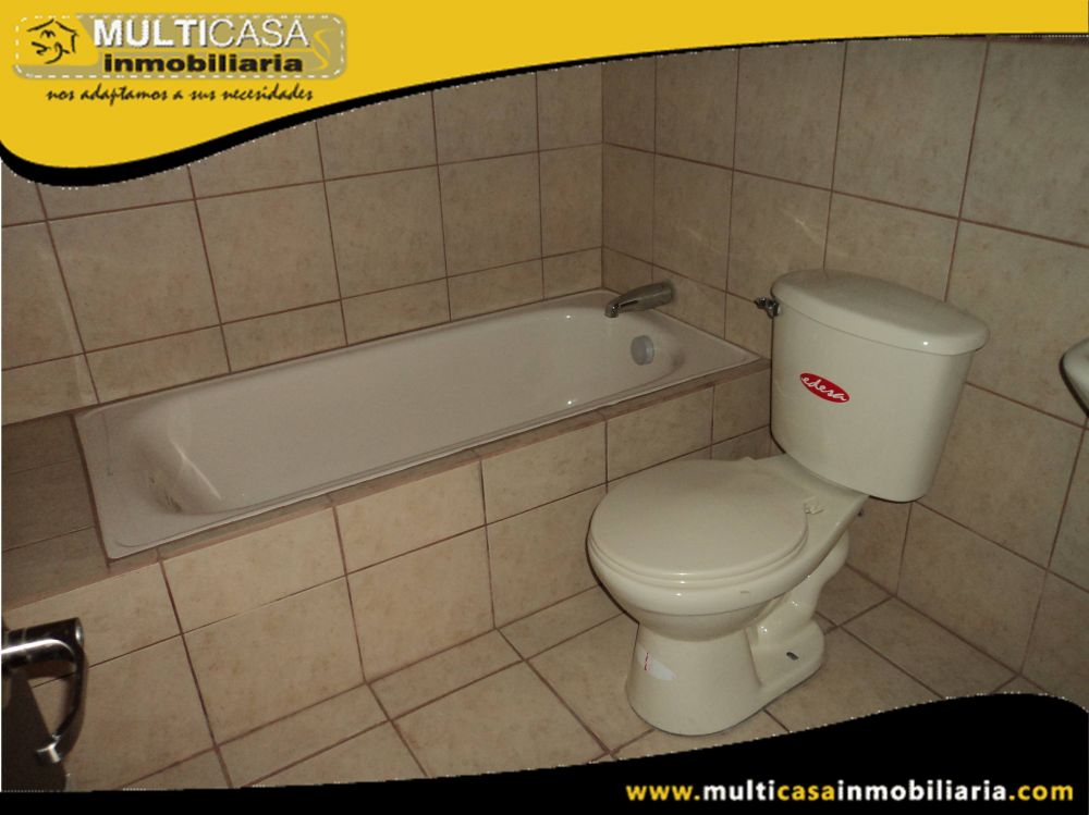 Arriendo Casa amplia  de tres Plantas Sector Las Orquídeas Cuenca-Ecuador