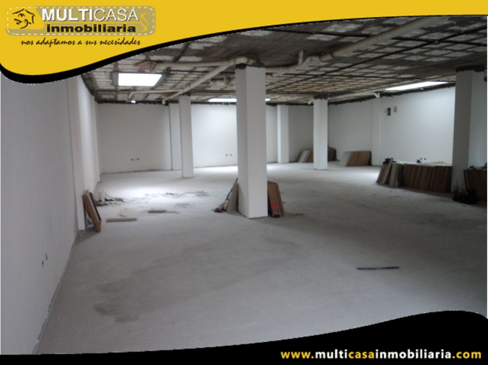 Arriendo Hermoso Edificio Comercial en muy buena ubicación con dos locales comerciales,tres departamentos y subterráneo para ocho garajes Sector Remigio Crespo Cuenca-Ecuador