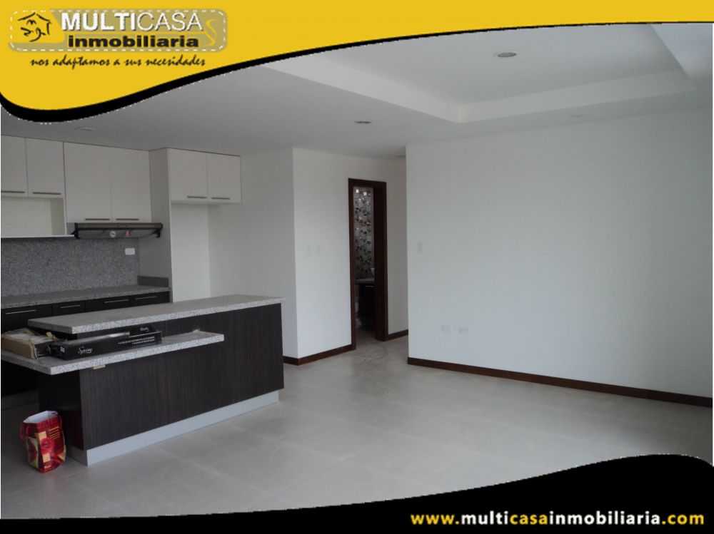 Arriendo Hermoso Edificio Comercial en muy buena ubicación con dos locales comerciales,tres departamentos y subterráneo para ocho garajes Sector Remigio Crespo Cuenca-Ecuador