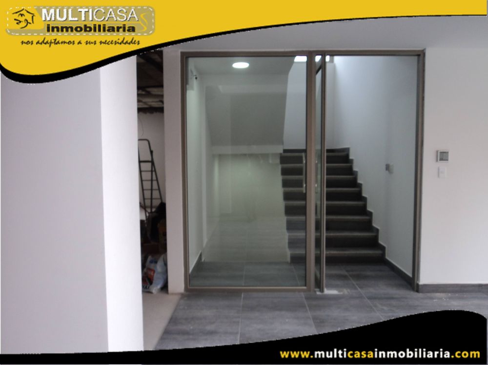 Arriendo Hermoso Edificio Comercial en muy buena ubicación con dos locales comerciales,tres departamentos y subterráneo para ocho garajes Sector Remigio Crespo Cuenca-Ecuador