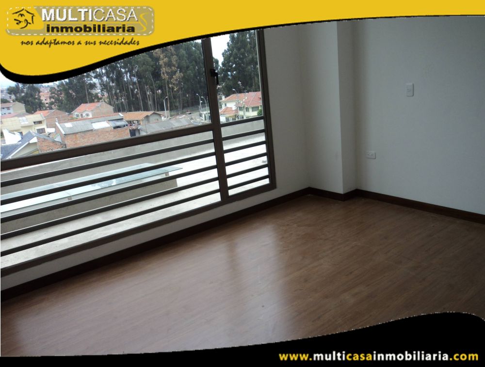 Arriendo Hermoso Edificio Comercial en muy buena ubicación con dos locales comerciales,tres departamentos y subterráneo para ocho garajes Sector Remigio Crespo Cuenca-Ecuador