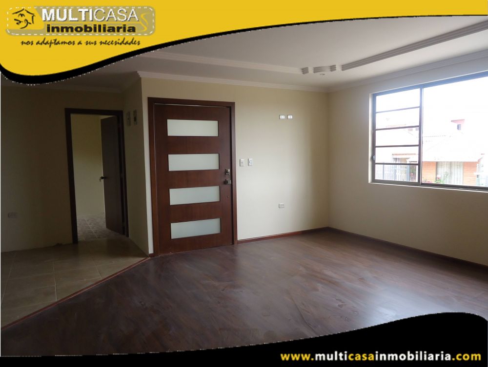 Venta de Hermosa Casa Comercial de tres Plantas con Tres Departamentos y  local Comercial a crédito sector Racar Cuenca-Ecuador<b>