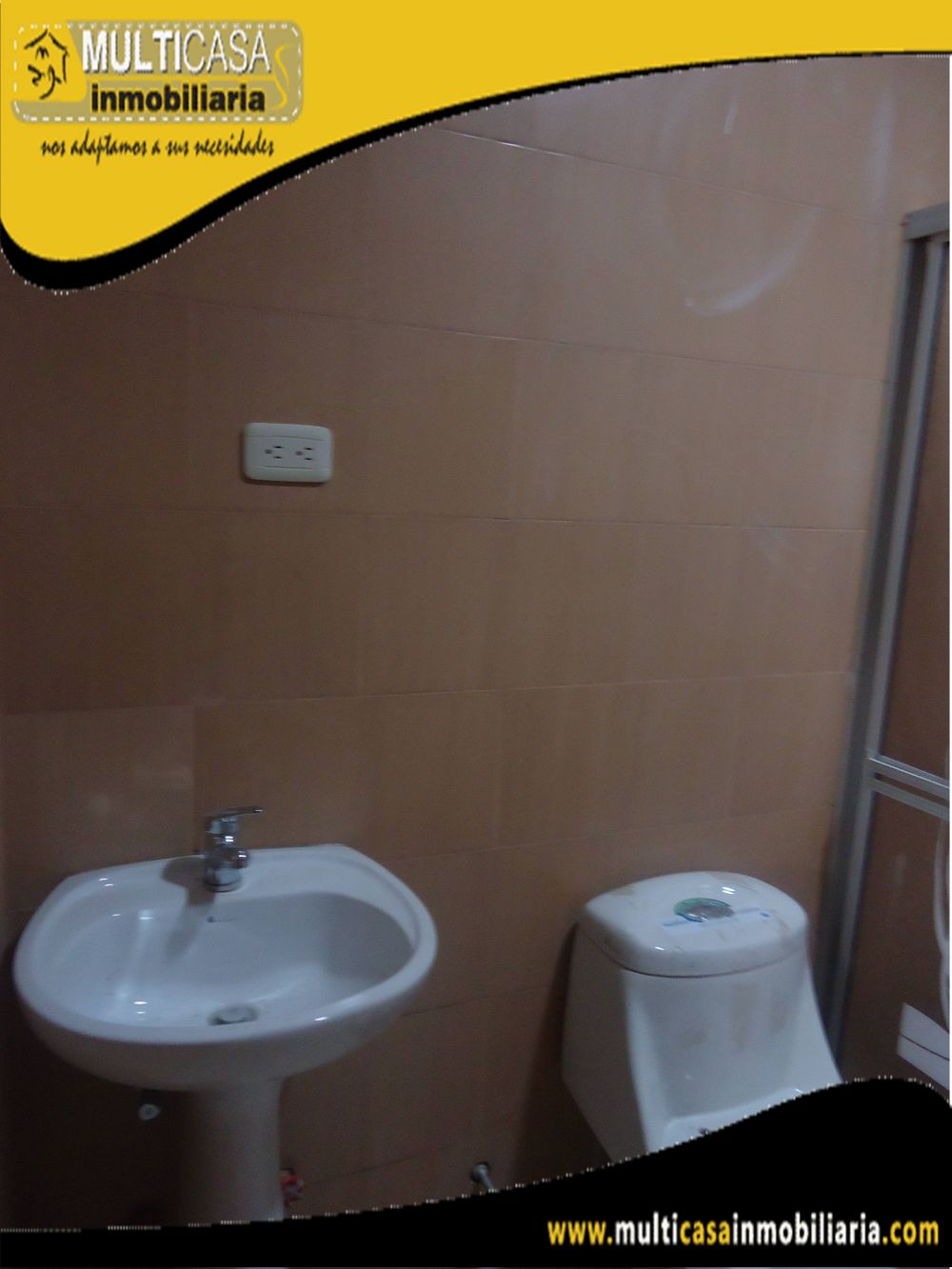 Venta de Hermosa Casa Comercial de tres Plantas con Tres Departamentos y  local Comercial a crédito sector Racar Cuenca-Ecuador<b>