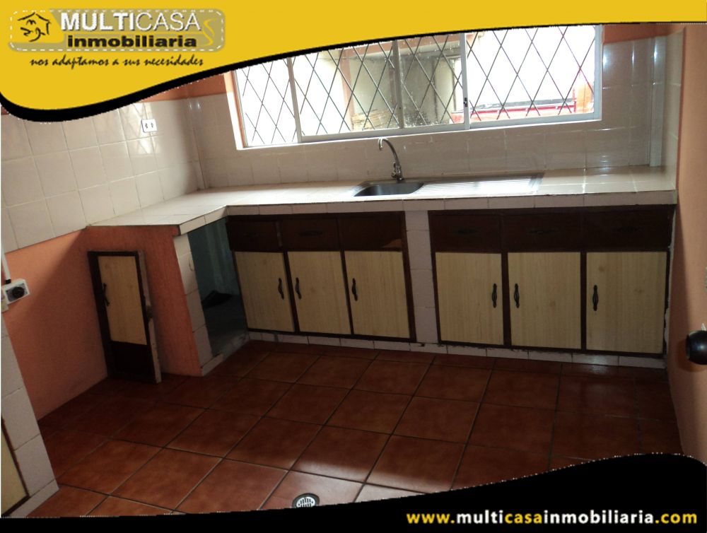 Venta de Hermosa Casa Comercial en Urbanización Privada con Dos departamentos Independientes a crédito Sector Totoracocha Cuenca-Ecuador