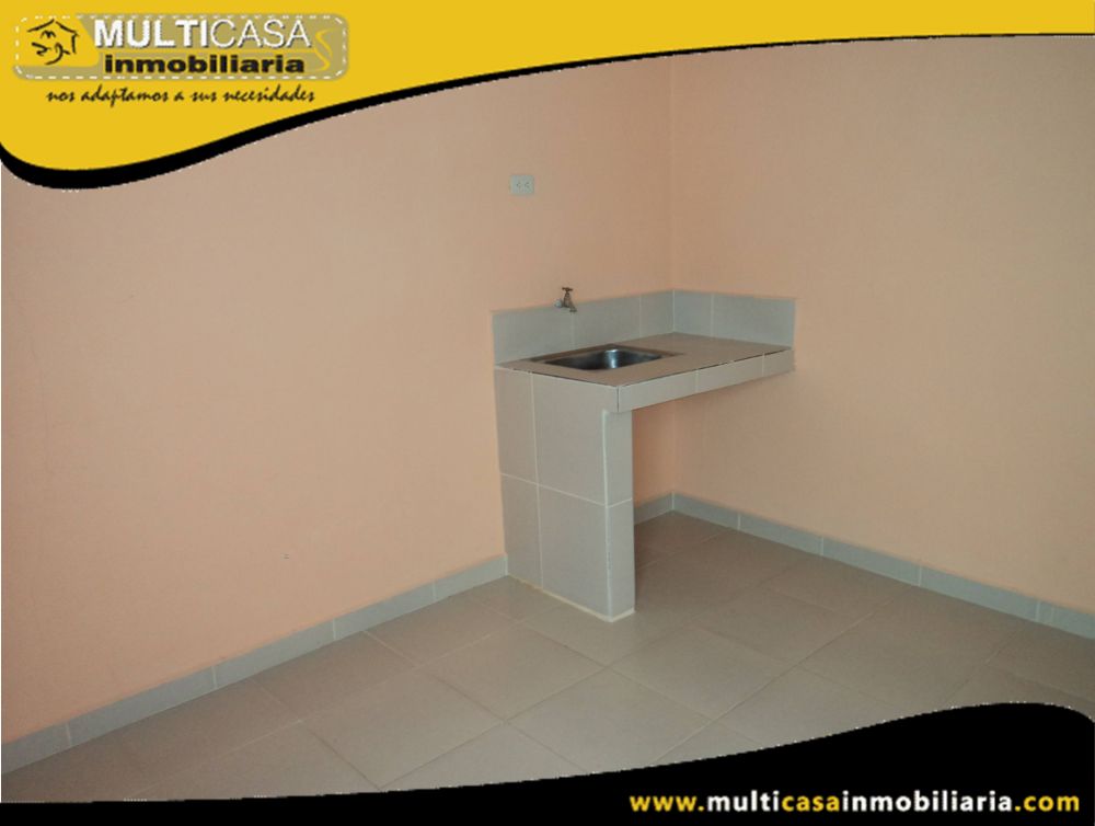 Venta de Hermosa Casa Comercial en Urbanización Privada con Dos departamentos Independientes a crédito Sector Totoracocha Cuenca-Ecuador