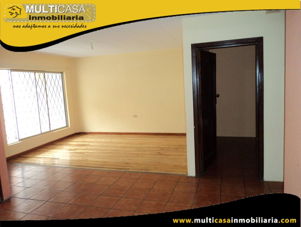Venta de Hermosa Casa Comercial en Urbanización Privada con Dos departamentos Independientes a crédito Sector Totoracocha Cuenca-Ecuador
