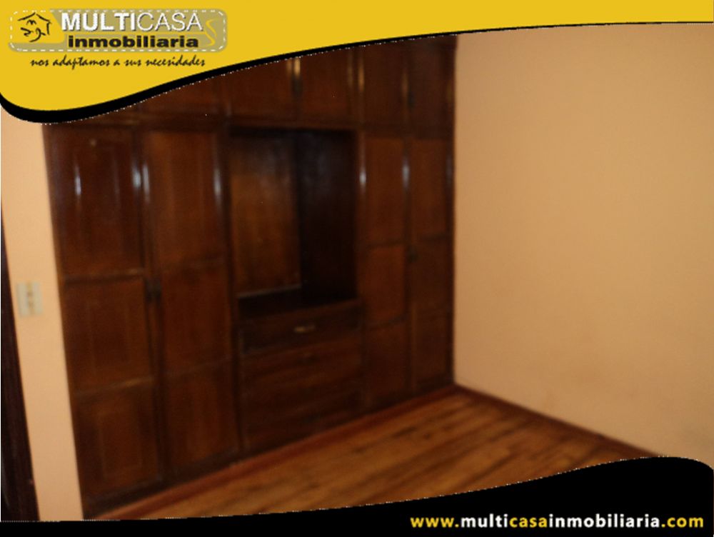 Venta de Hermosa Casa Comercial en Urbanización Privada con Dos departamentos Independientes a crédito Sector Totoracocha Cuenca-Ecuador
