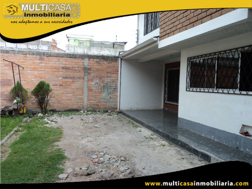 Venta de Hermosa Casa Comercial en Urbanización Privada con Dos departamentos Independientes a crédito Sector Totoracocha Cuenca-Ecuador