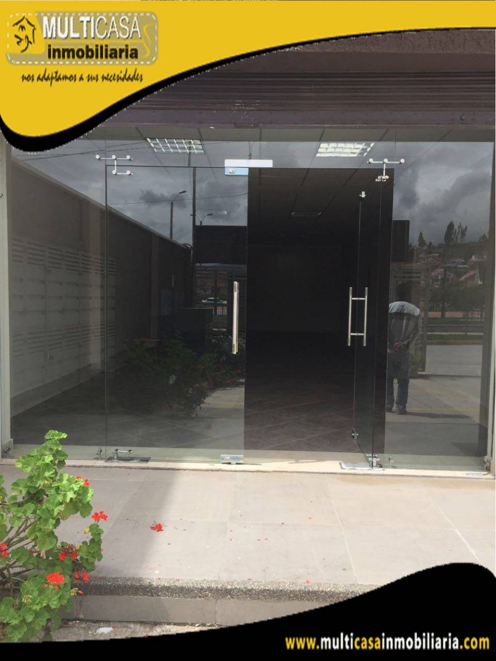 Arriendo Local Comercial con garaje para dos vehículos Sector Super Stock Cuenca-Ecuador