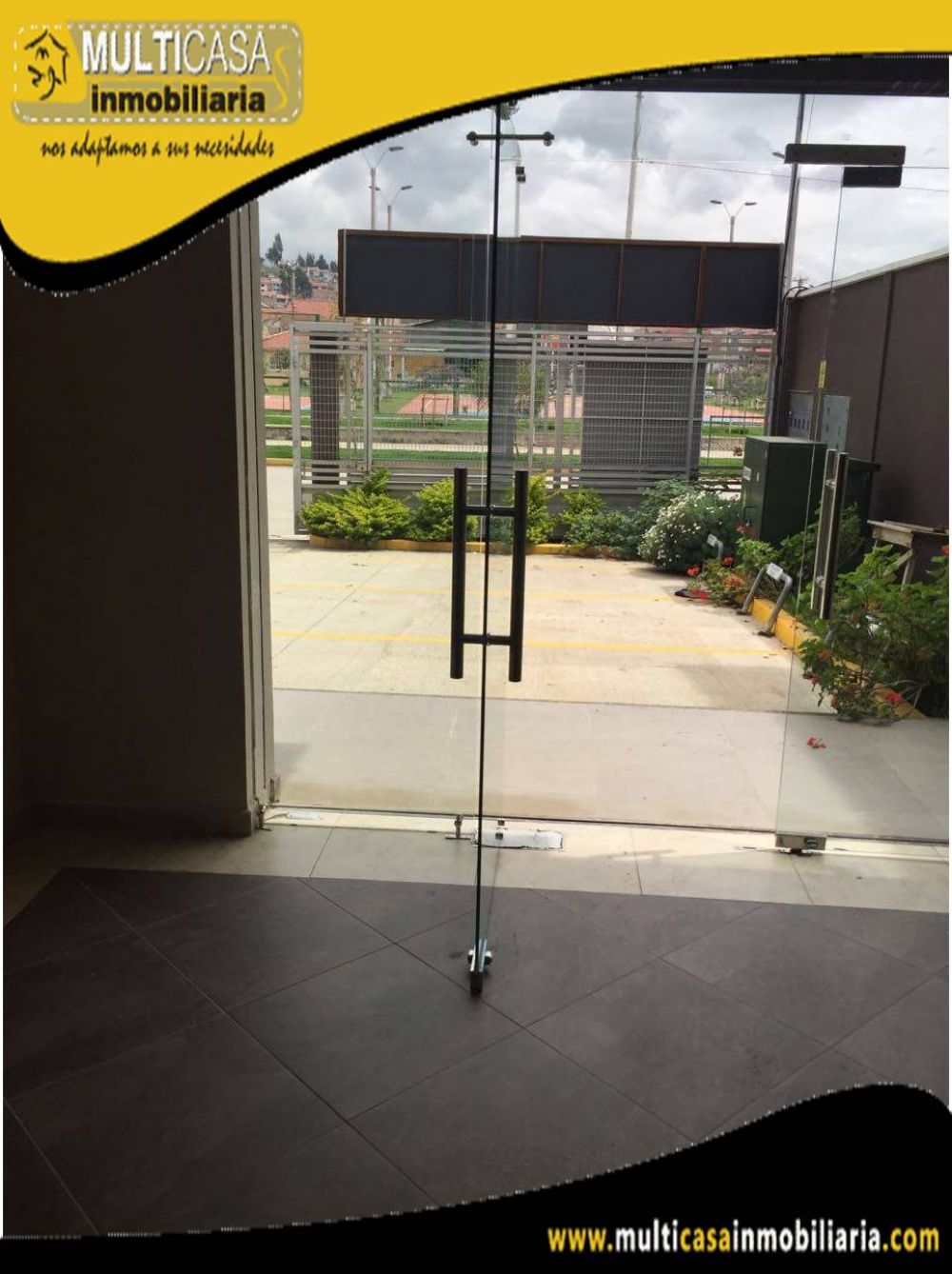 Arriendo Local Comercial con garaje para dos vehículos Sector Super Stock Cuenca-Ecuador