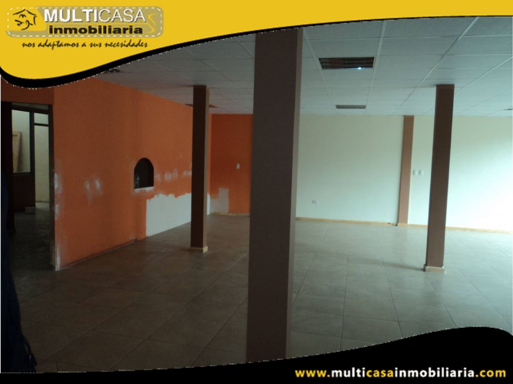 Arriendo hermoso Local Comercial con garaje para dos vehículos Sector Av.Paucarbamba Cuenca-Ecuador