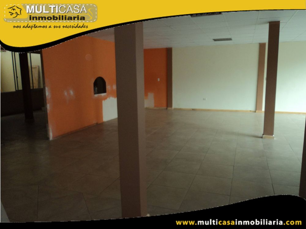 Arriendo hermoso Local Comercial con garaje para dos vehículos Sector Av.Paucarbamba Cuenca-Ecuador