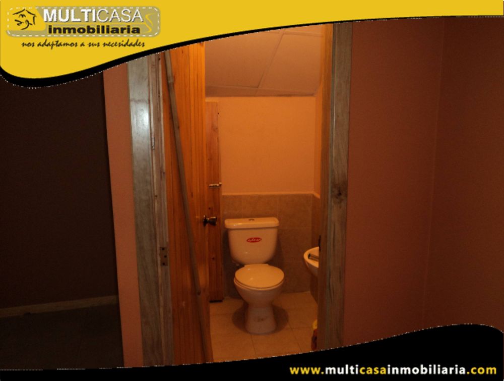 Arriendo hermoso Local Comercial con garaje para dos vehículos Sector Av.Paucarbamba Cuenca-Ecuador