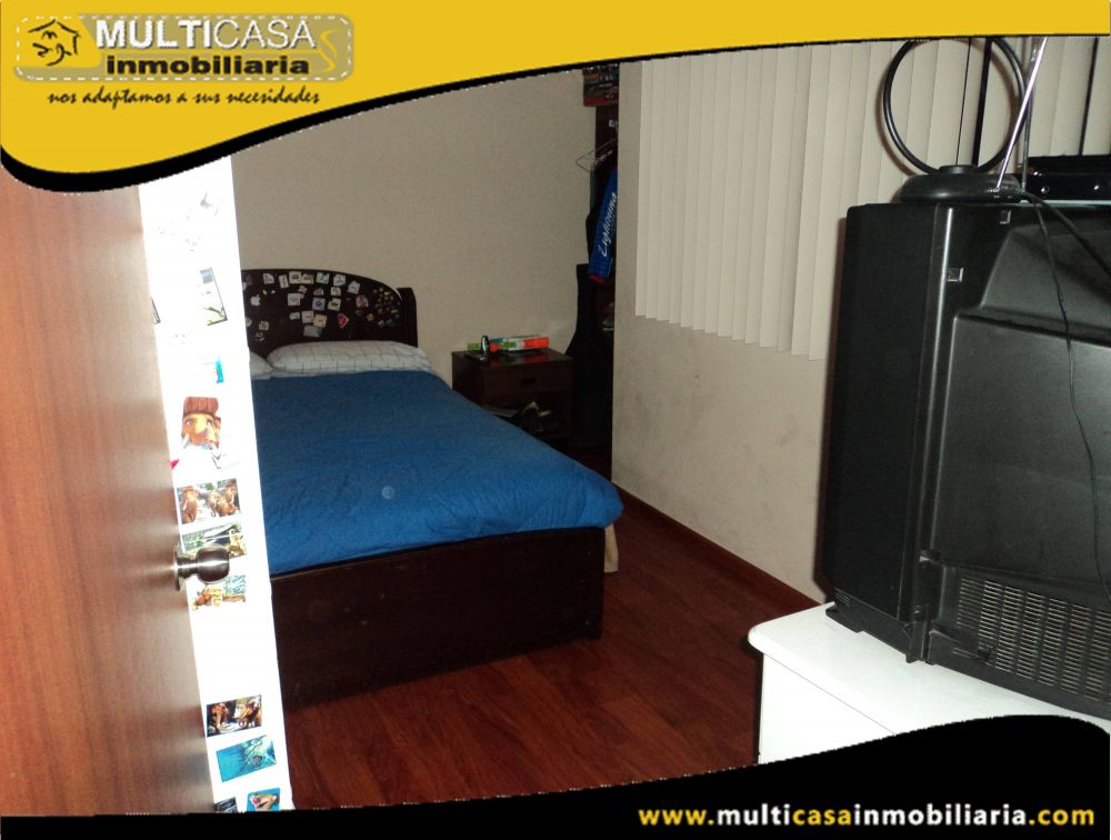 Venta de Hermosa Casa Rentera de Dos Departamentos  y garaje para dos Vehículos Sector Remigio Crespo Cuenca-Ecuador