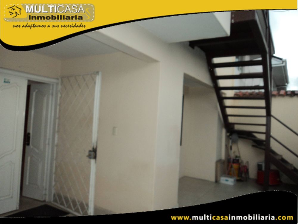 Venta de Hermosa Casa Rentera de Dos Departamentos  y garaje para dos Vehículos Sector Remigio Crespo Cuenca-Ecuador