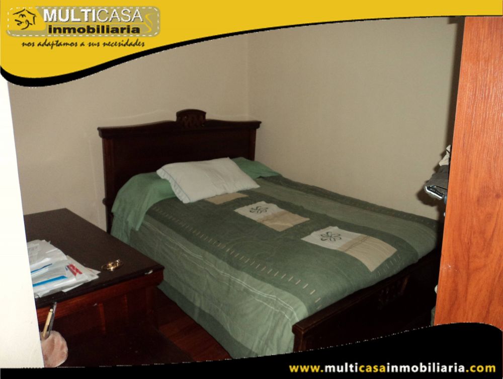 Venta de Hermosa Casa Rentera de Dos Departamentos  y garaje para dos Vehículos Sector Remigio Crespo Cuenca-Ecuador