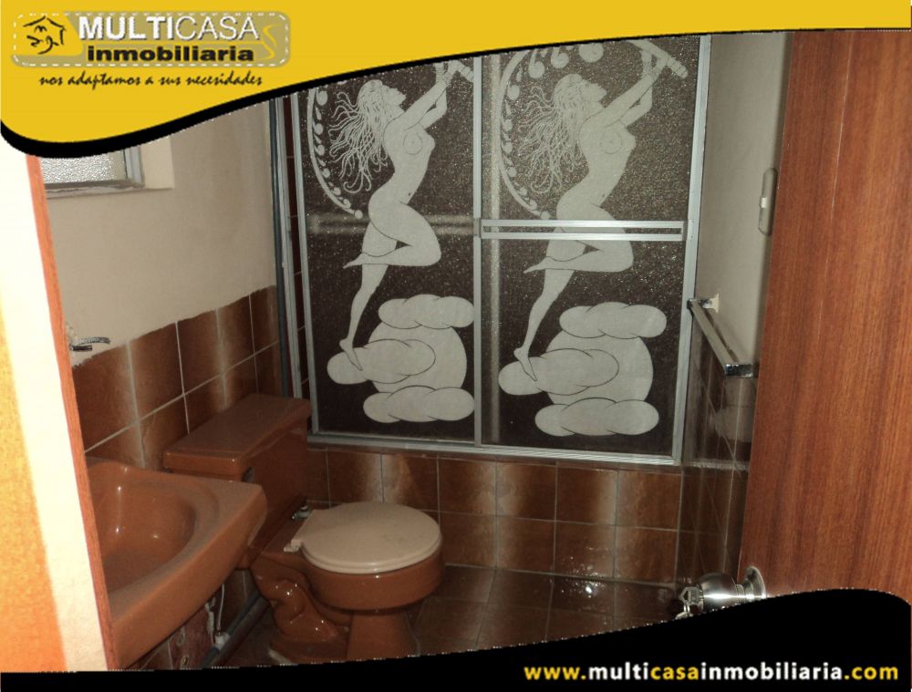 Venta de Hermosa Casa Rentera de Dos Departamentos  y garaje para dos Vehículos Sector Remigio Crespo Cuenca-Ecuador