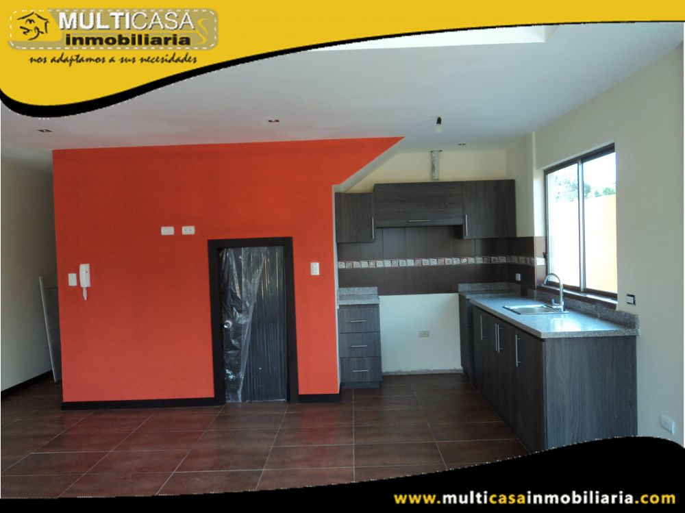 Casa de Tres departamentos en Venta a Crédito Sector Racar Cuenca - Ecuador