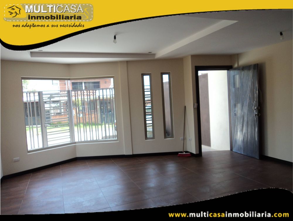 Casa de Tres departamentos en Venta a Crédito Sector Racar Cuenca - Ecuador