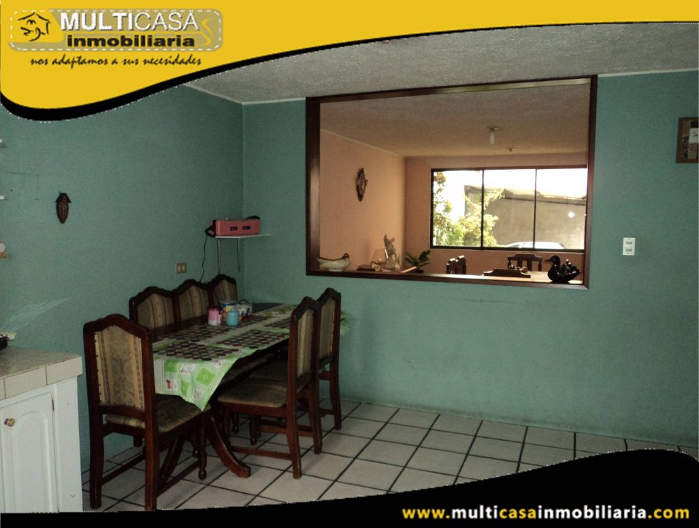 Venta de hermosa Casa a crédito con espacio verde y garaje para Tres vehiculos Sector La Republica Cuenca-Ecuador